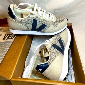 Veja Flannel Sneakers 👟